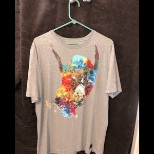 Men’s Neck Face tee shirt, gray w/ graphic design